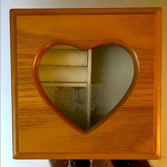 Heart-Shaped Wooden Jewelry box - Picture 1 of 2